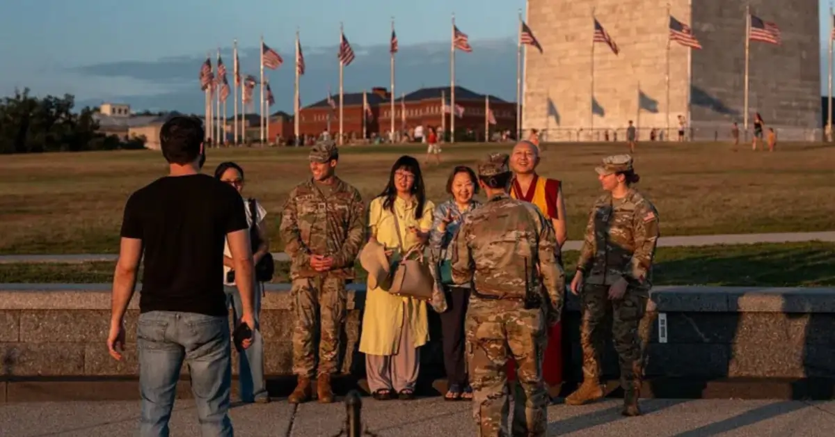 Troops-Deployed-in-DC-Amid-Mayor’s-Rebuff-to-Power-Grab<br />
